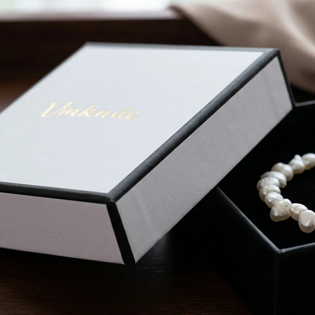 Custom Two-Tone Rigid Box for Bracelets 2
